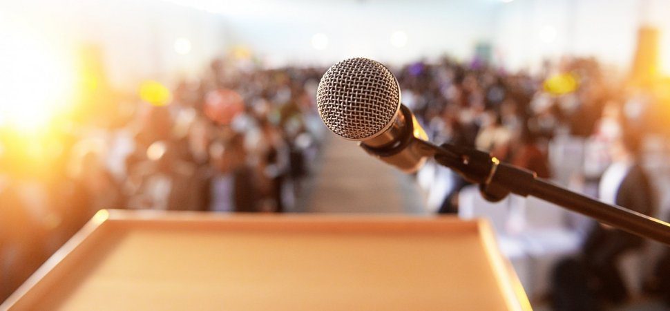 big-audience-public-speaking